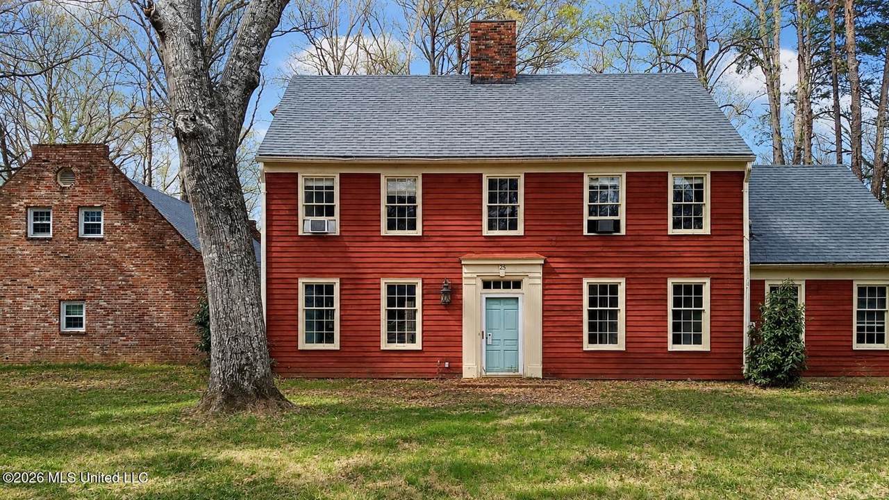 25 Woodlawn Drive - Photo 1