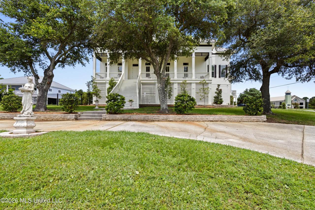 300 Beach Boulevard - Photo 1