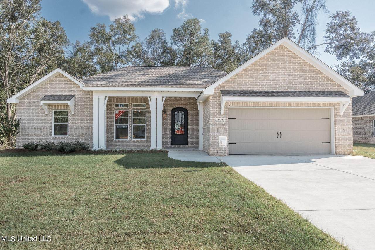 13527 Evergreen Drive - Photo 1