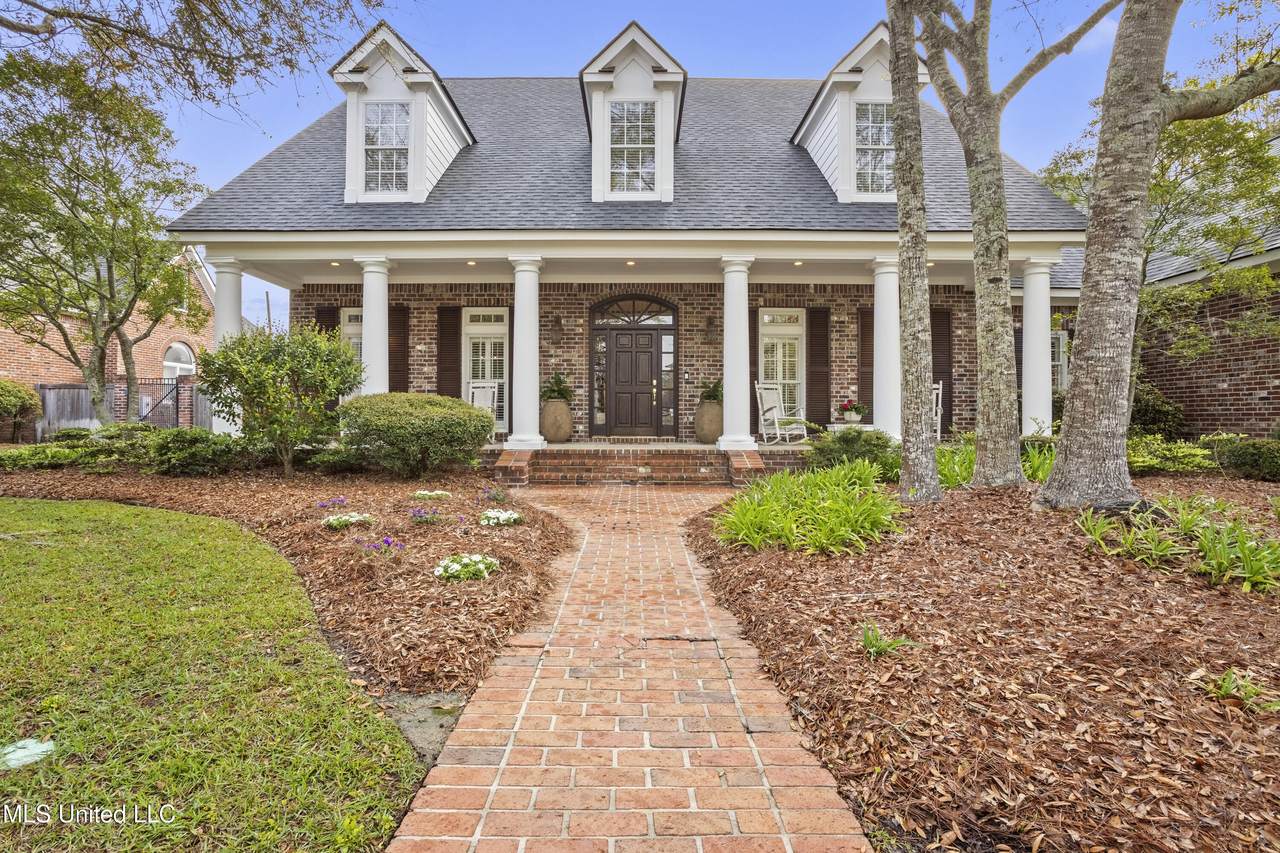 16 Lawrence Place - Photo 1
