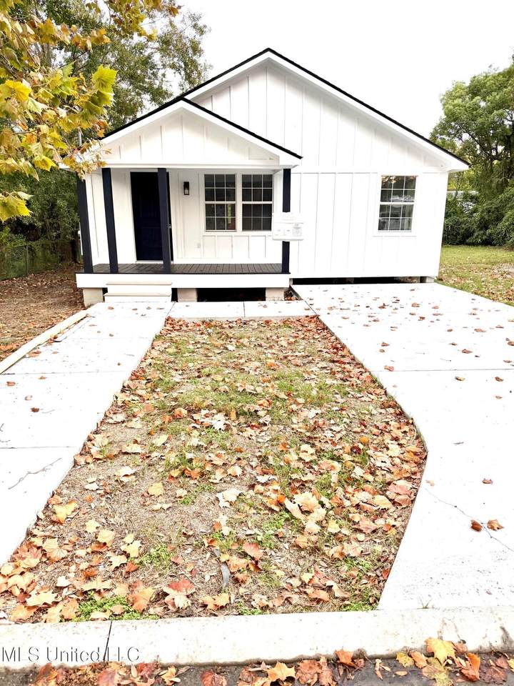 330 Croesus Street - Photo 1