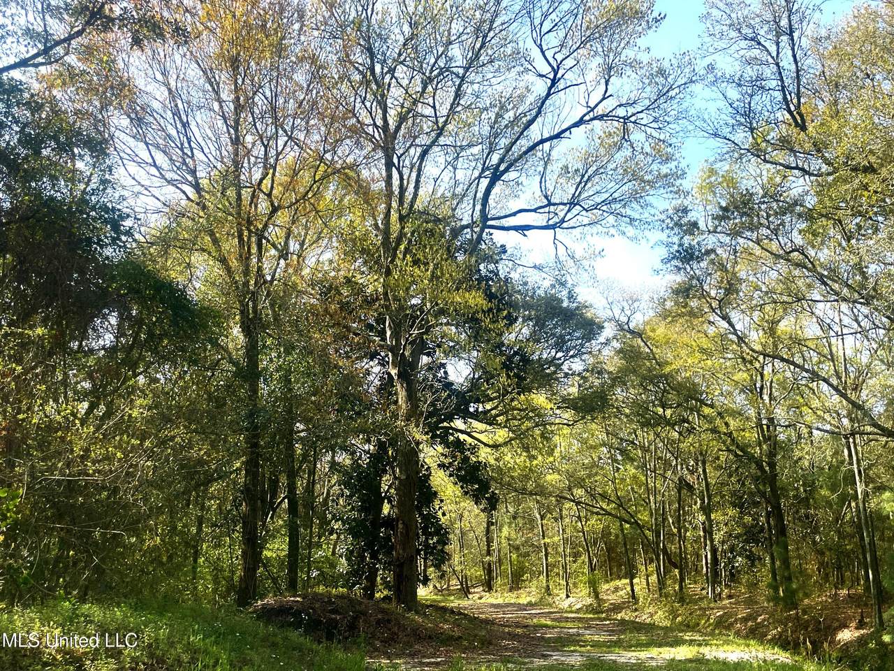 https://bt-photos.global.ssl.fastly.net/united/1280_boomver_4_4136299-2.jpg