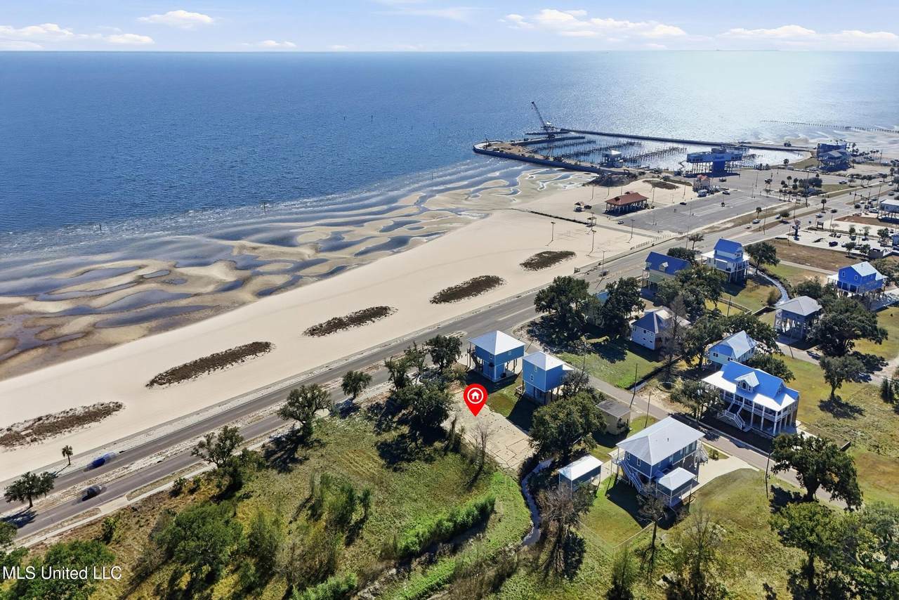 610 Beach Boulevard - Photo 1