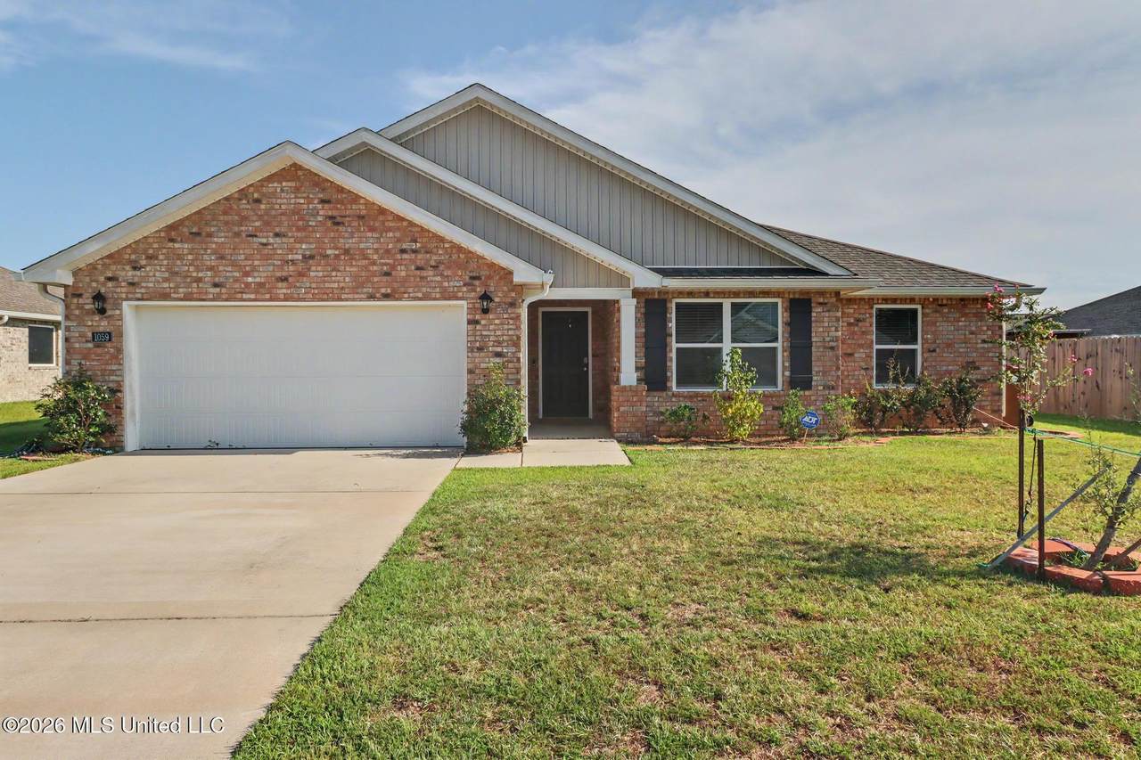 1059 Enclave Circle - Photo 1