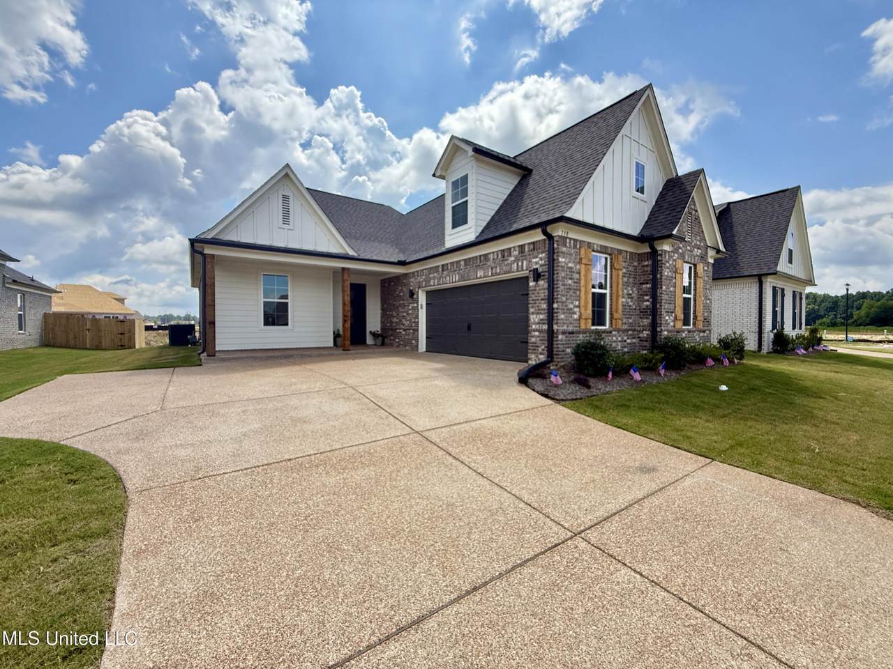 738 Coahoma Court - Photo 1