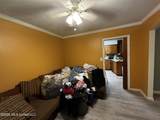 720 Colonial Circle - Photo 24