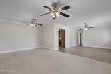 904 Waveland Avenue - Photo 10