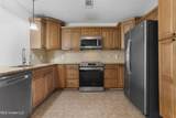 904 Waveland Avenue - Photo 15