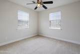 904 Waveland Avenue - Photo 30