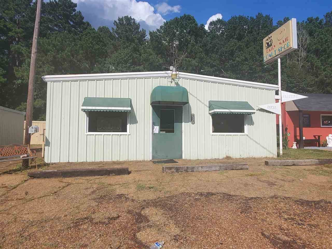 754 Government Street - Photo 1