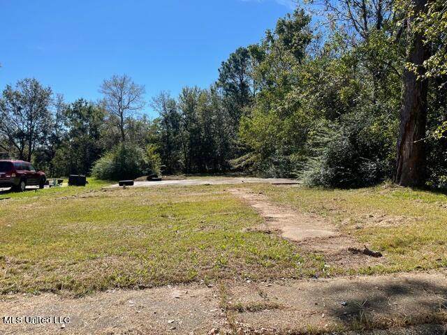 2009 33rd Street - Photo 1
