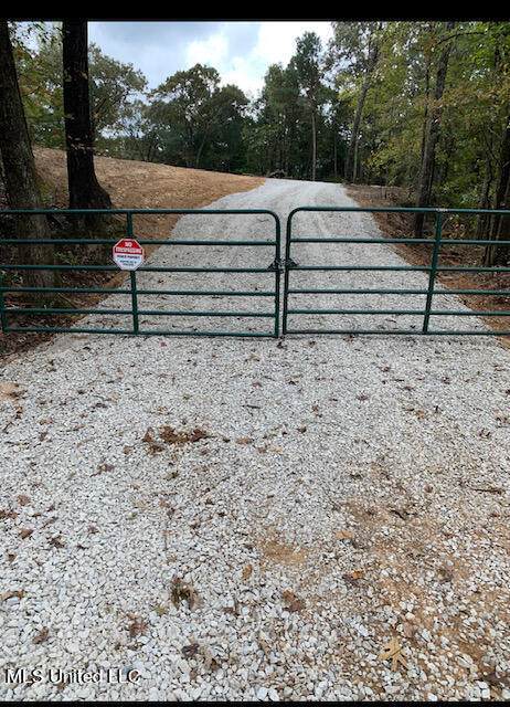 827 Boswell Road - Photo 1
