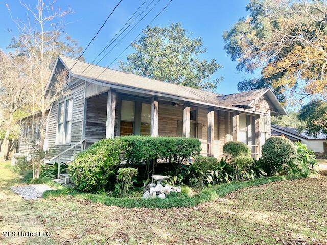 4319 Welch Avenue - Photo 1