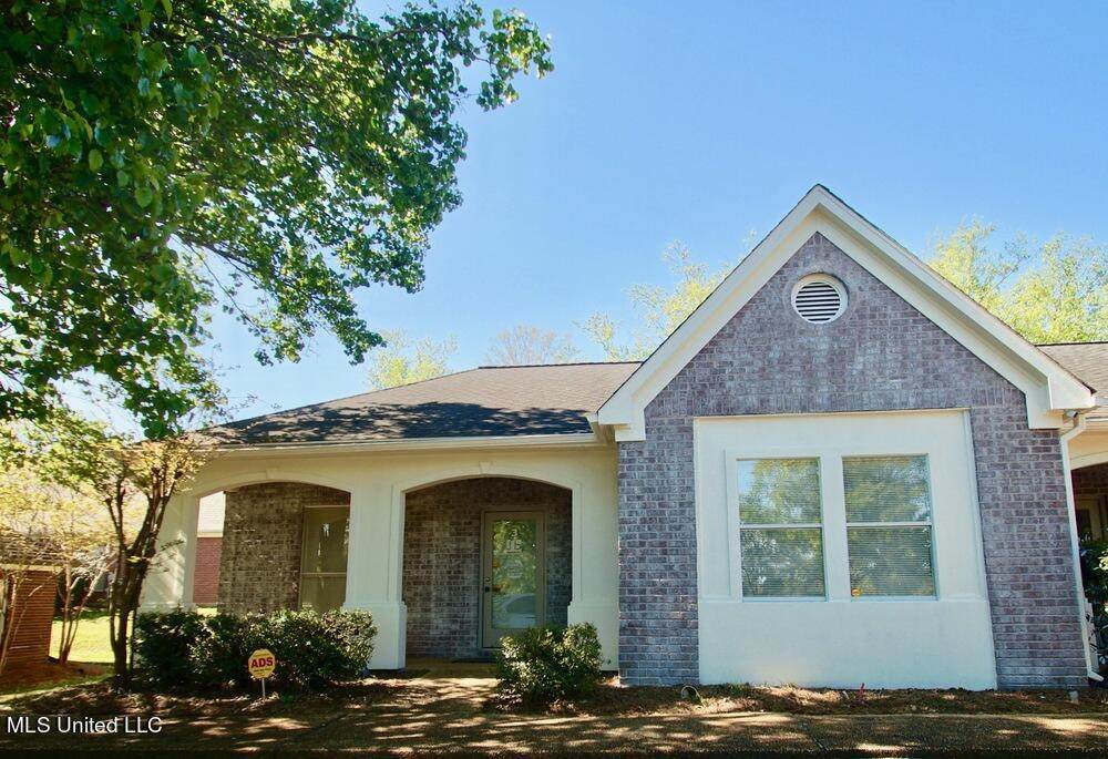 458 Pebble Creek - Photo 1