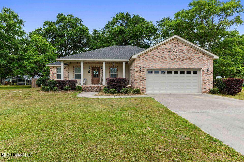 611 Tantallon Drive - Photo 1