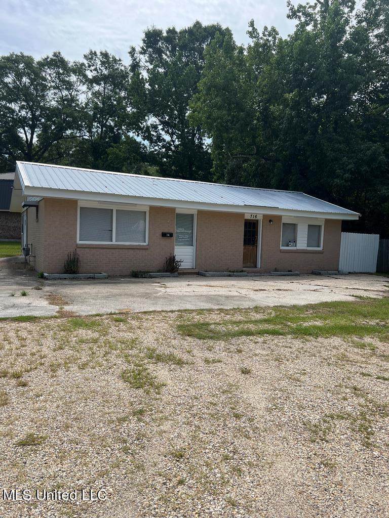 716 Beech Road - Photo 1