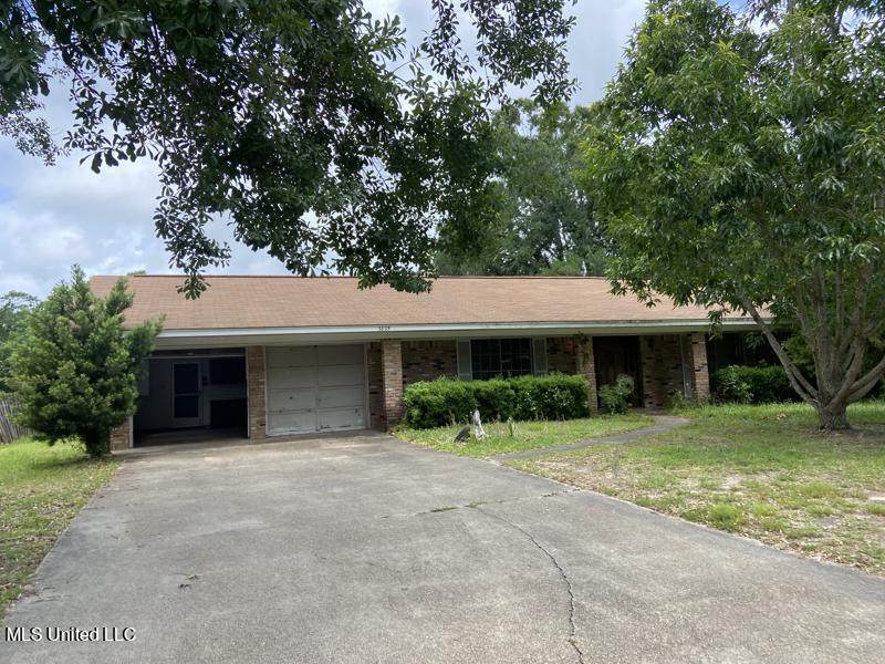 3825 Riverwood Drive - Photo 1