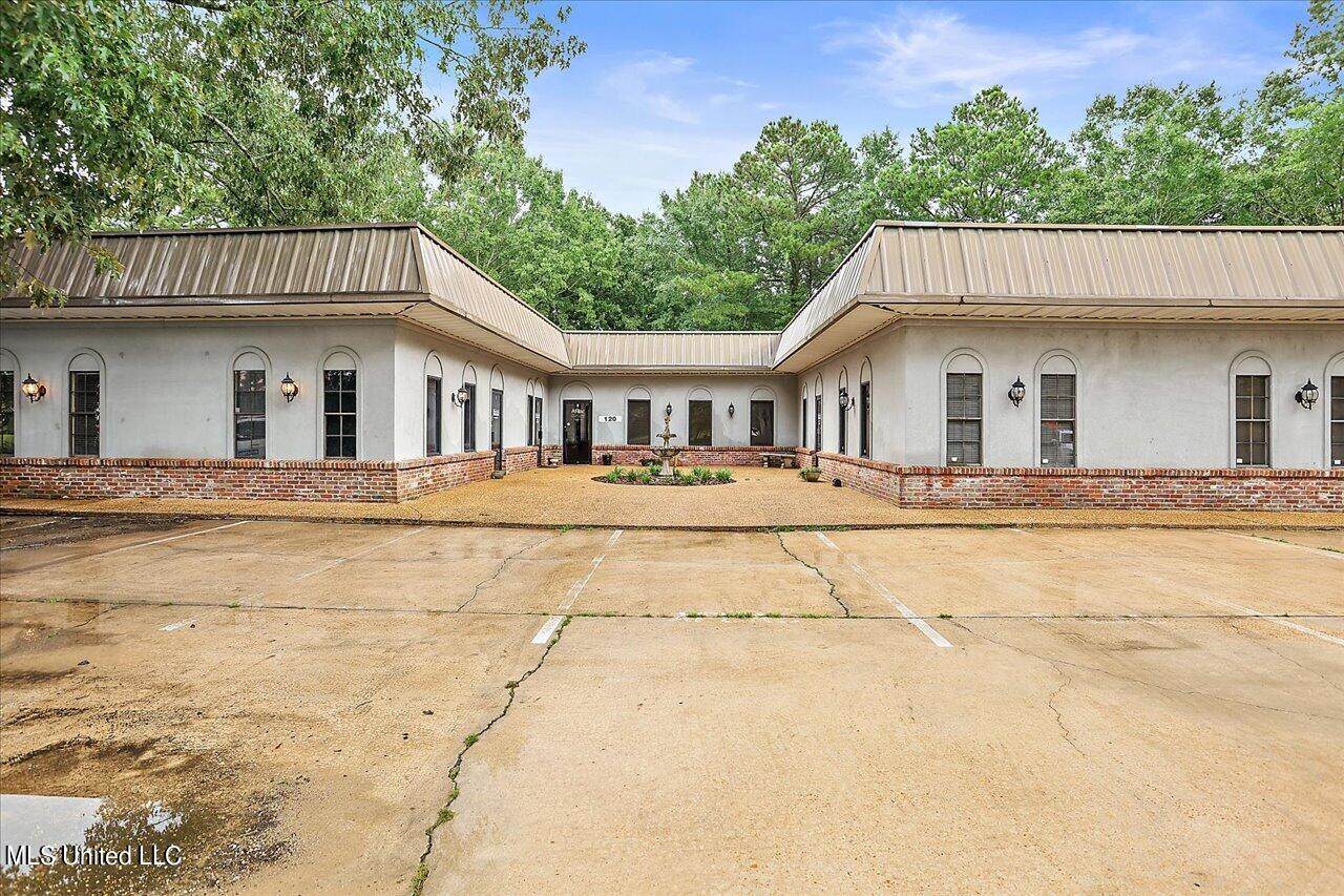 120 Greenview Pl Place - Photo 1