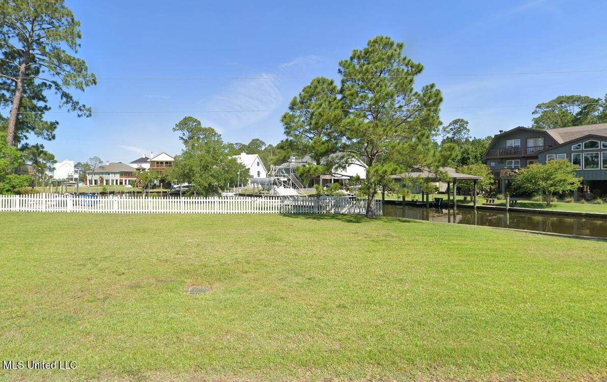 233 Fairway (Near Forest) Drive - Photo 1