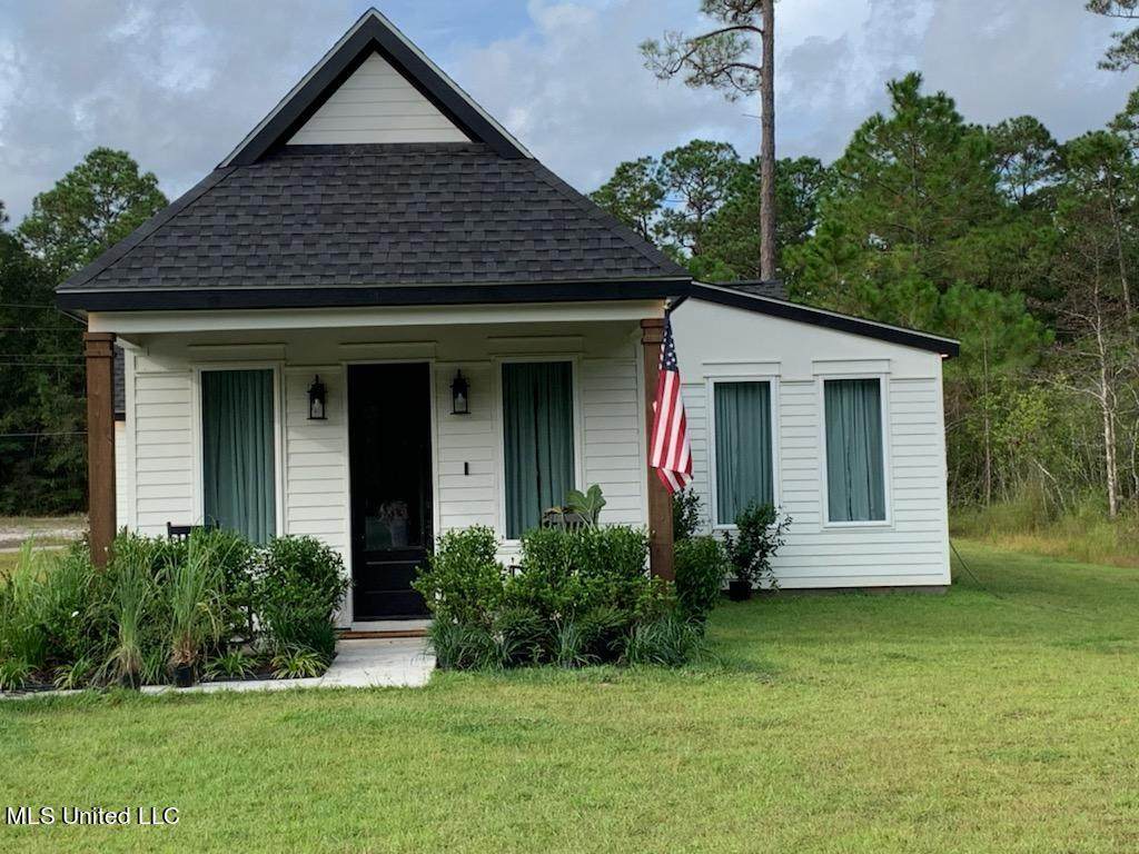 701 Pine Street - Photo 1