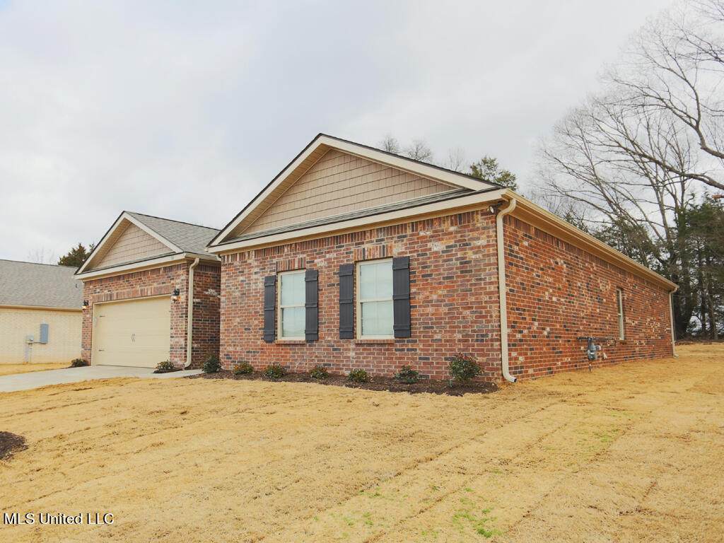 12 Banks Boulevard - Photo 1
