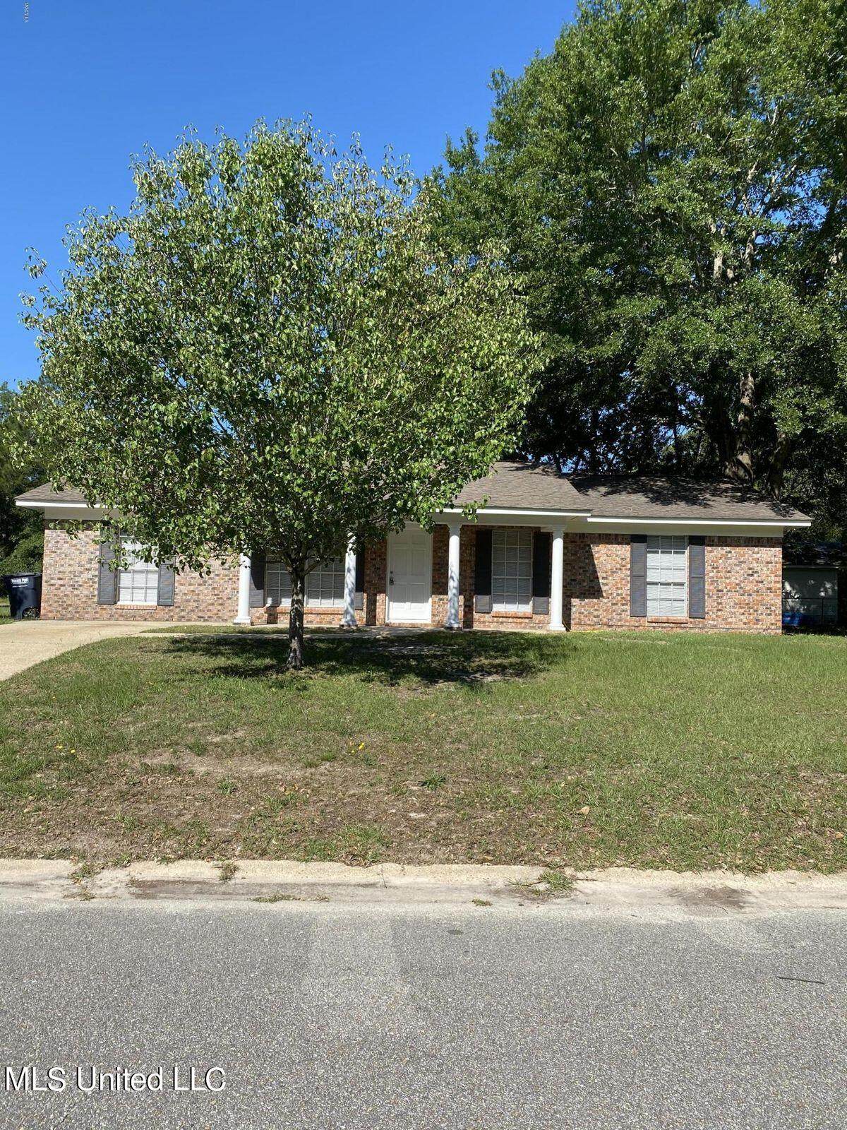 312 Sheppard Drive - Photo 1