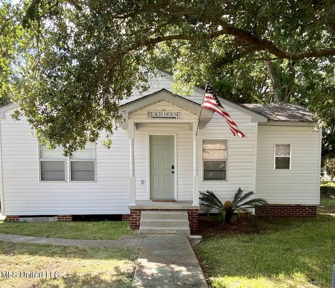 239 Palmetto Lane - Photo 1