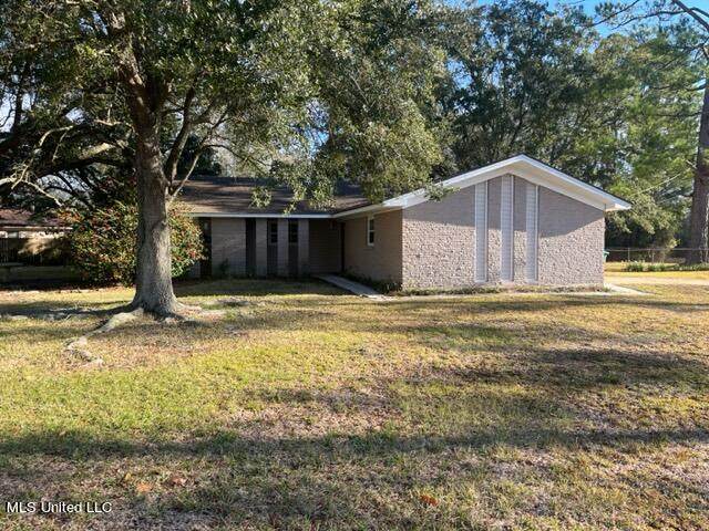 2736 Bayou Oaks Drive - Photo 1