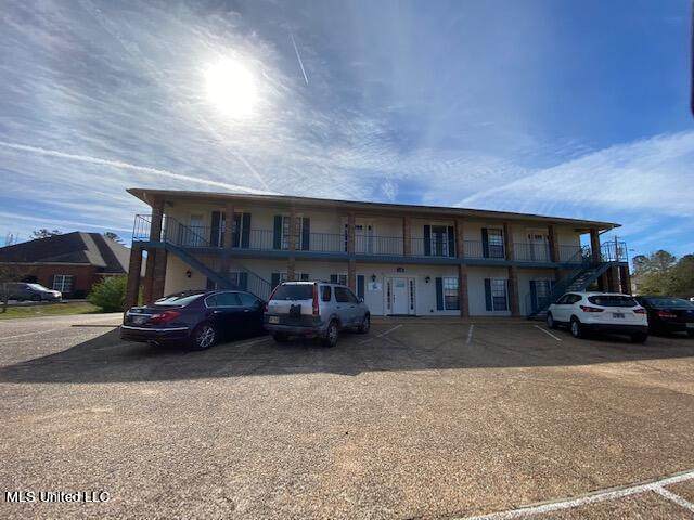 215 Woodline Drive - Photo 1