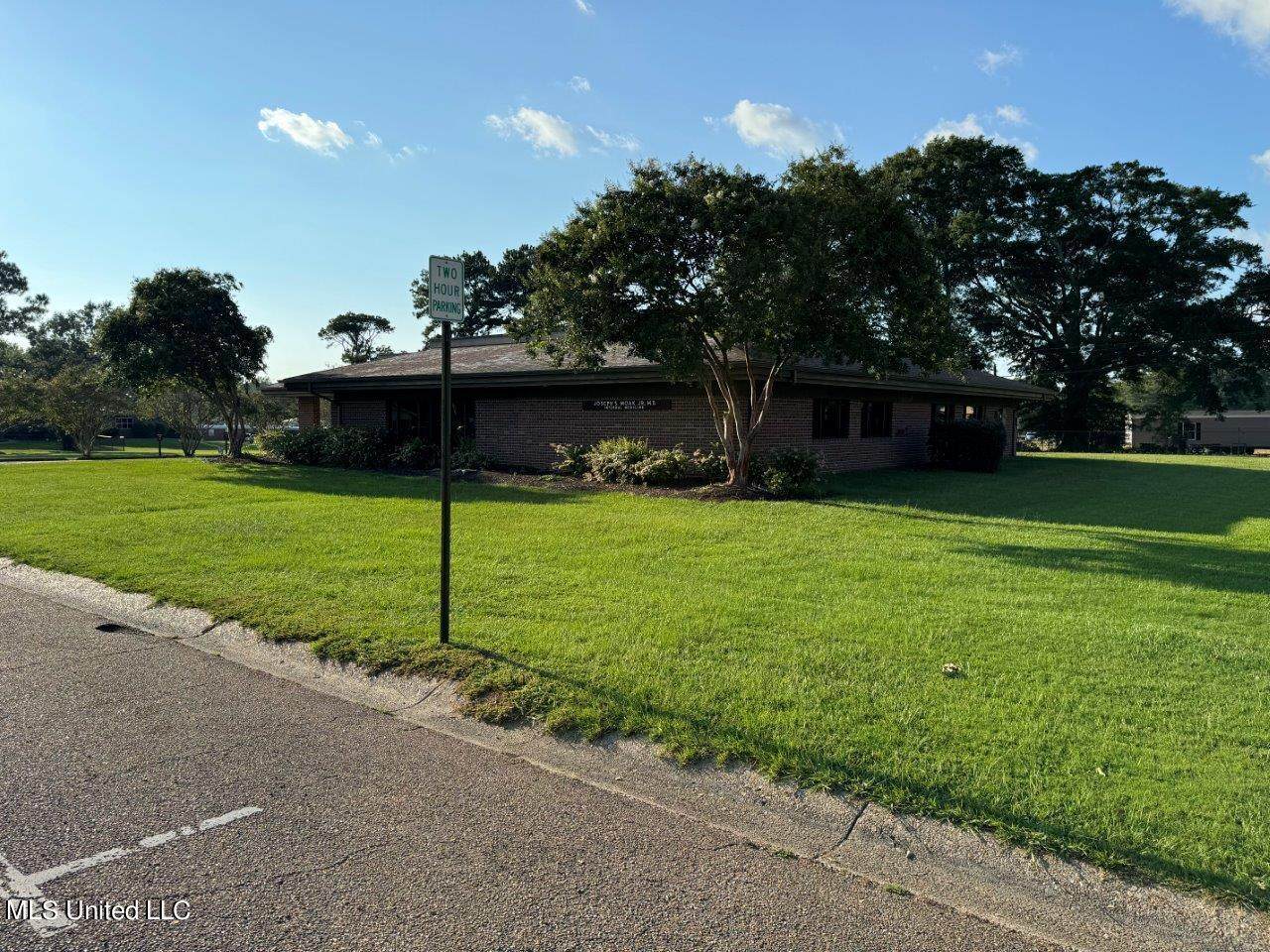 1040 Biglane Drive - Photo 1