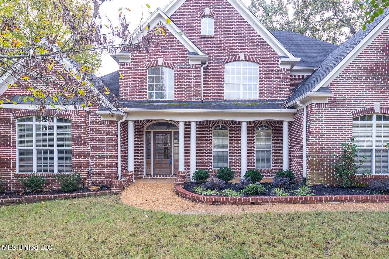 8679 Saddle Creek Drive - Photo 1