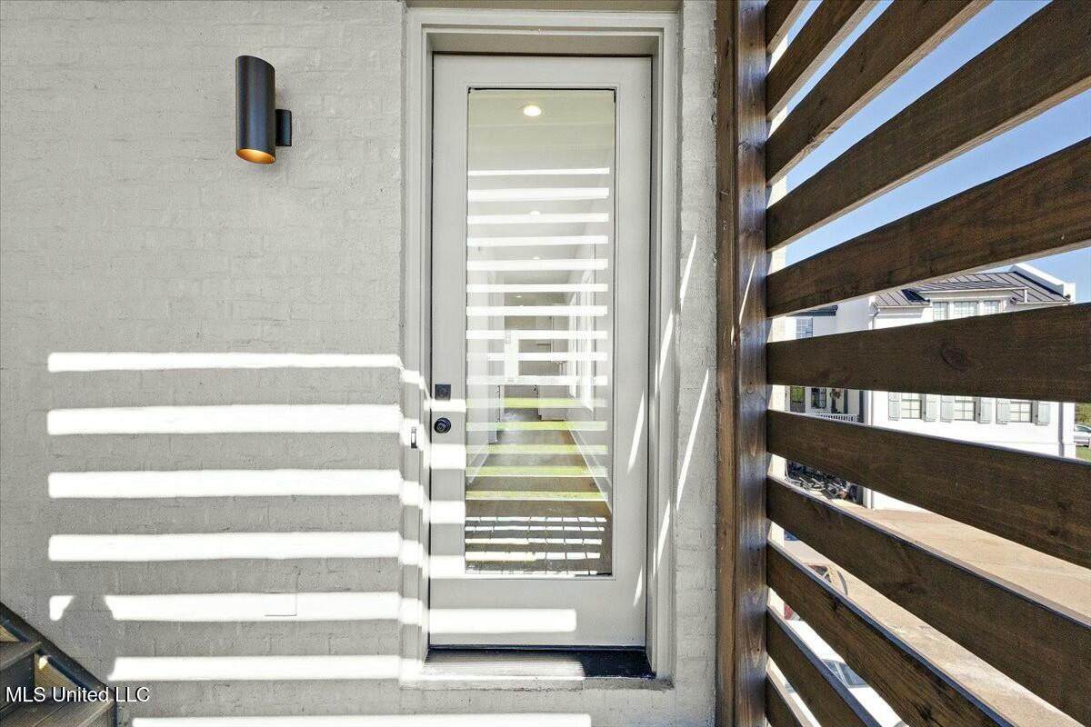 253 Natchez Drive - Photo 1