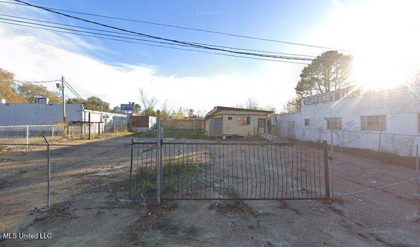 206 Ridgeway Street - Photo 1