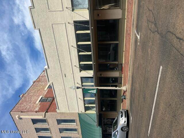 413 Howard Street - Photo 1