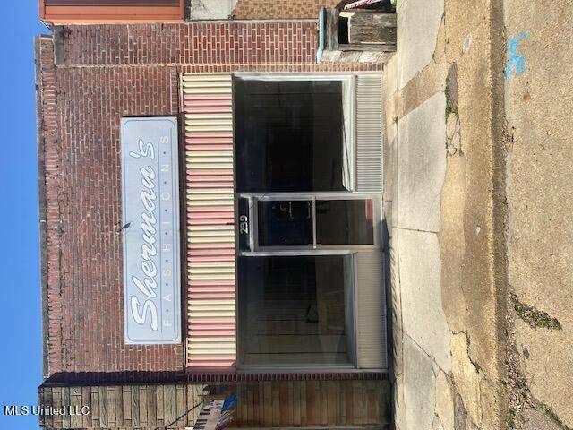 239 Yazoo Avenue - Photo 1