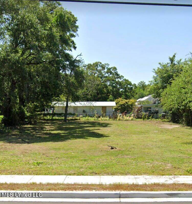 195 Oak Street - Photo 1