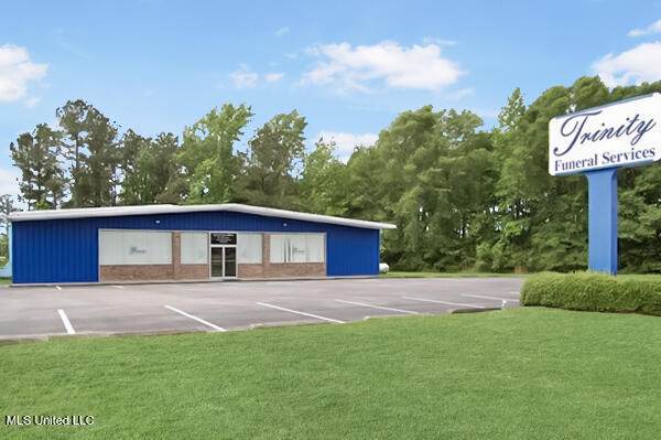 910 Main Avenue - Photo 1