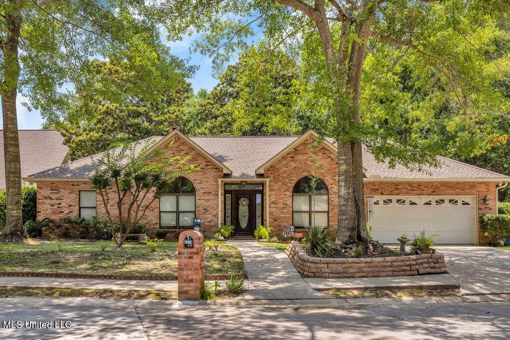 807 Woodglen Drive - Photo 1