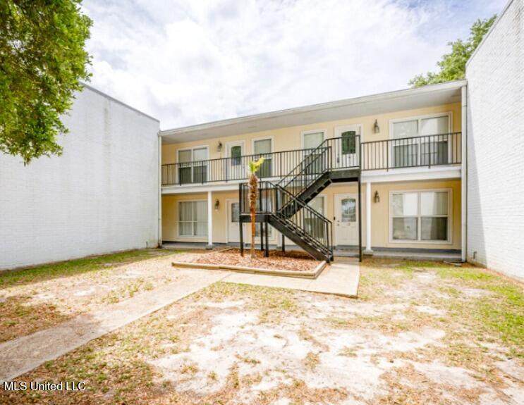 3230 Cumberland Road - Photo 1