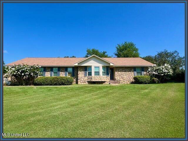 307 Hickory Lane - Photo 1
