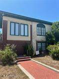 133 Hopkins Boulevard - Photo 2