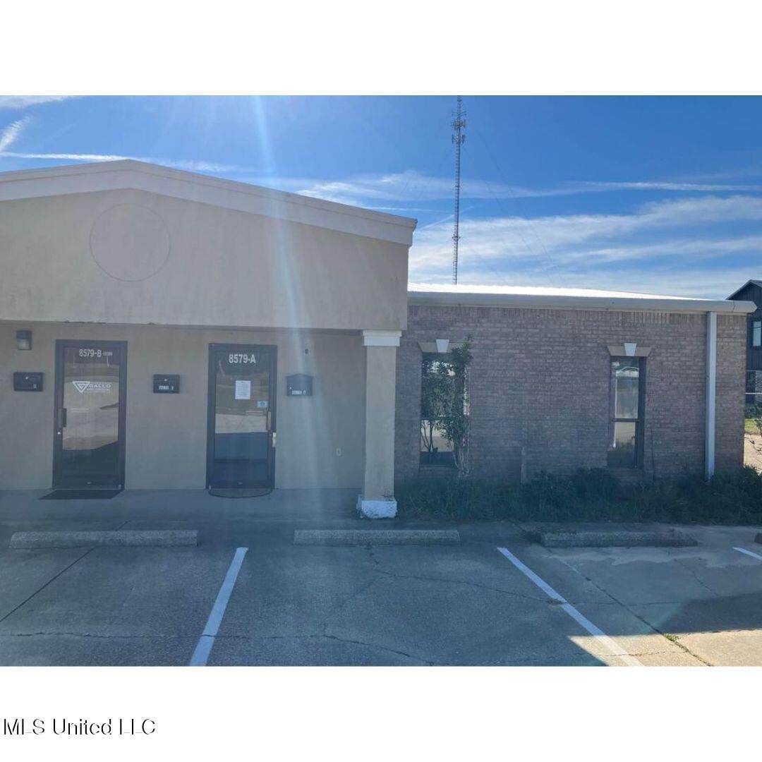 8579 Oaklawn Road - Photo 1