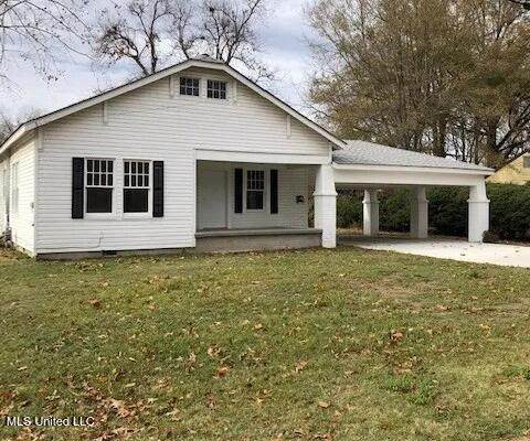 323 Ruby Avenue - Photo 1