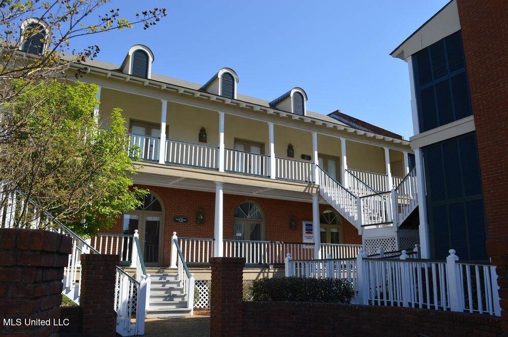 11 Northtown Drive - Photo 1