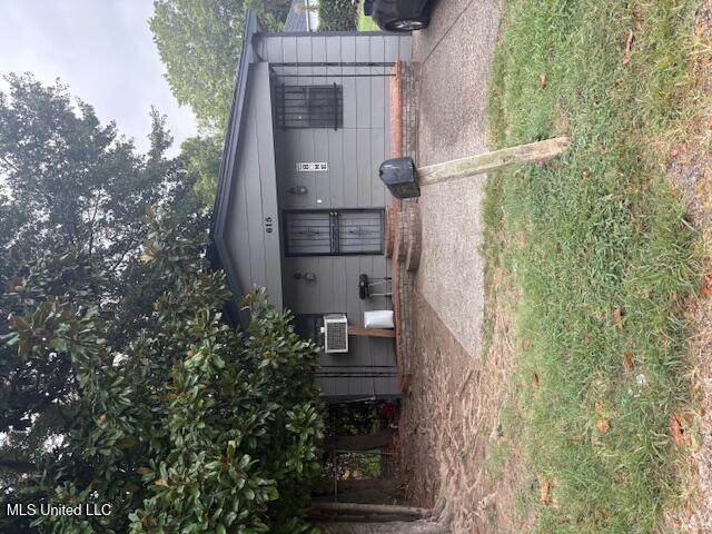 615 Cross Street - Photo 1