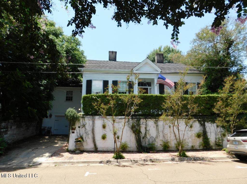 406 Orleans Street - Photo 1