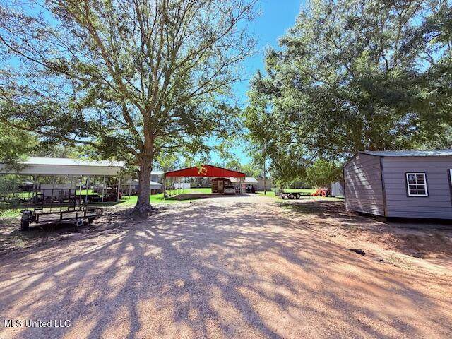 608 98 Highway - Photo 1