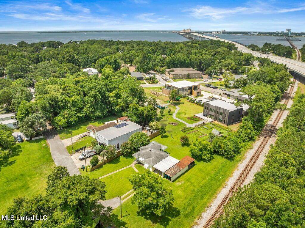 615 First Avenue - Photo 1