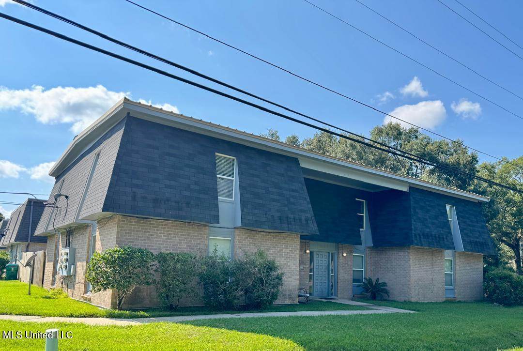 431 Bechtel Boulevard - Photo 1