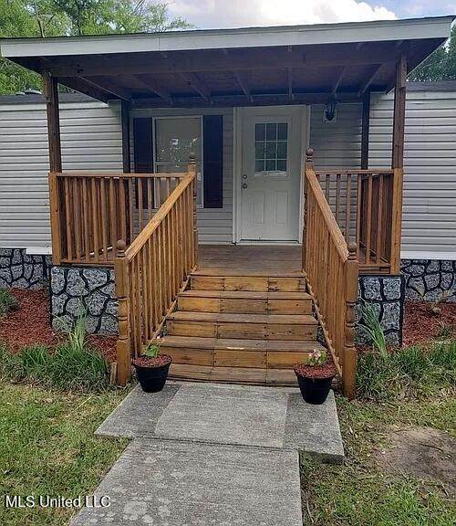 7310 Pineview Drive - Photo 1